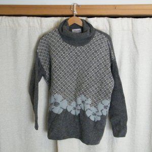 United Colors of Benetton Size Small pure Wool sweater